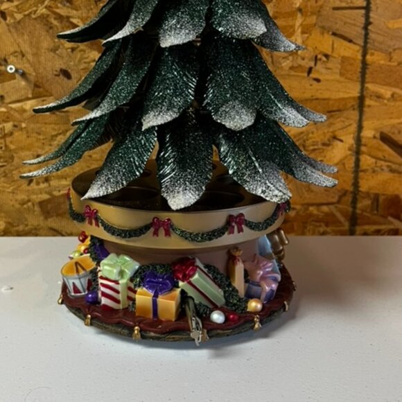 PARTYLITE Musical Christmas Tree Tealight Holder - Picture 2 of 4